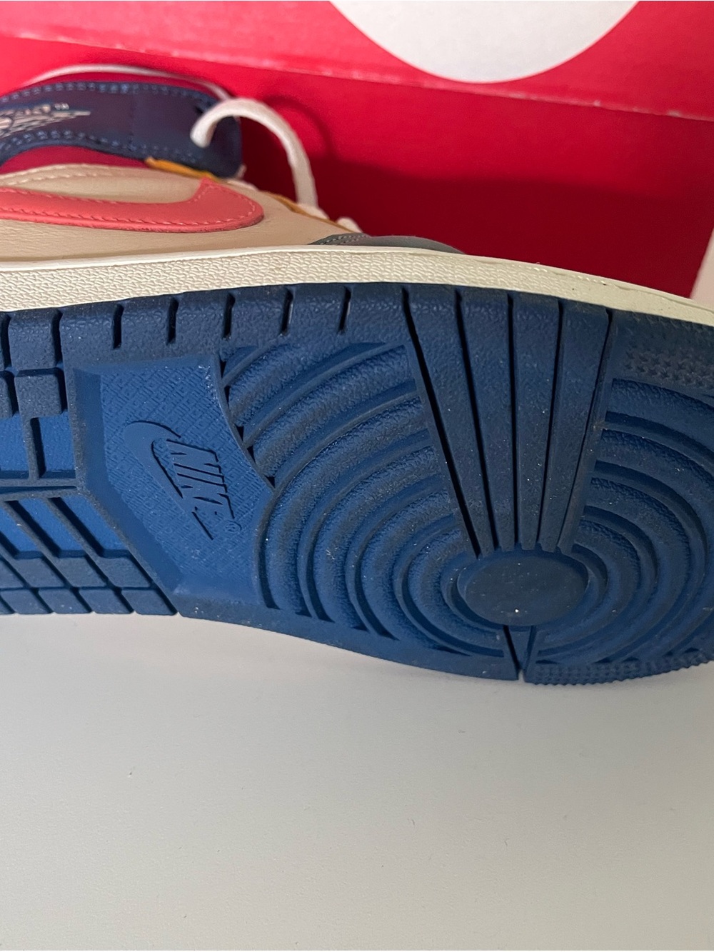 Womens Air Jordan Retro 1 Mid SE 'Multi Color (2022) - Picture 8 of 10